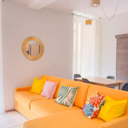 Apartment Piazza Erbe With Balcony Verona