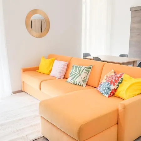 Piazza Erbe With Balcony Apartment *