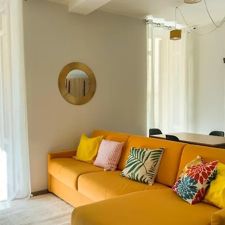 Piazza Erbe With Balcony Apartment *